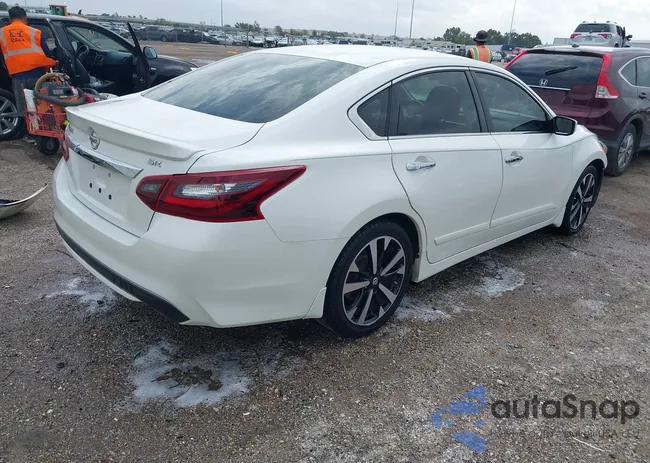 1N4AL3AP1JC279733: 40875811