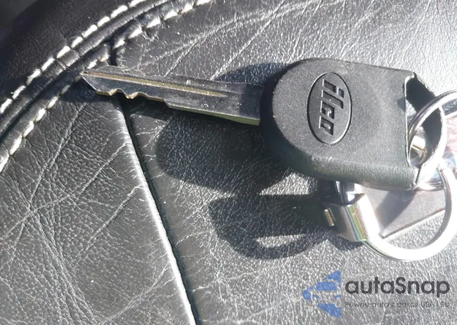 3FAHP0KC9AR152128: 40876962