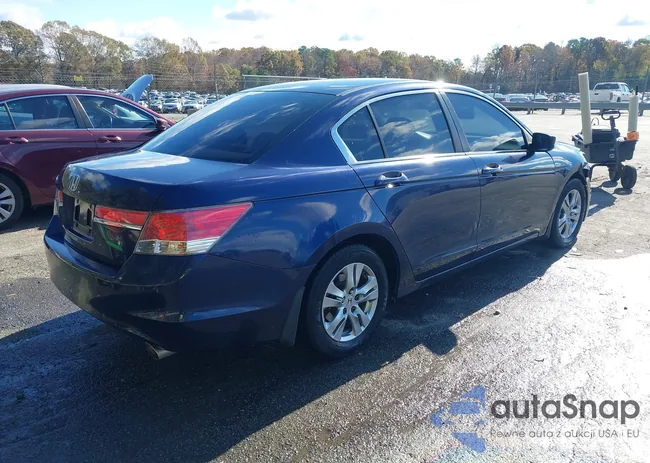 1HGCP2F44BA055547: 40877446