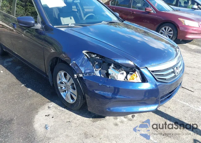 1HGCP2F44BA055547: 40877446