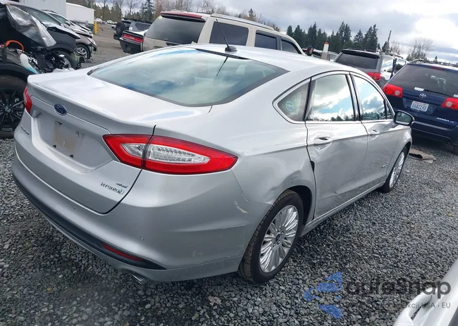 3FA6P0LU3DR184558: 40880996