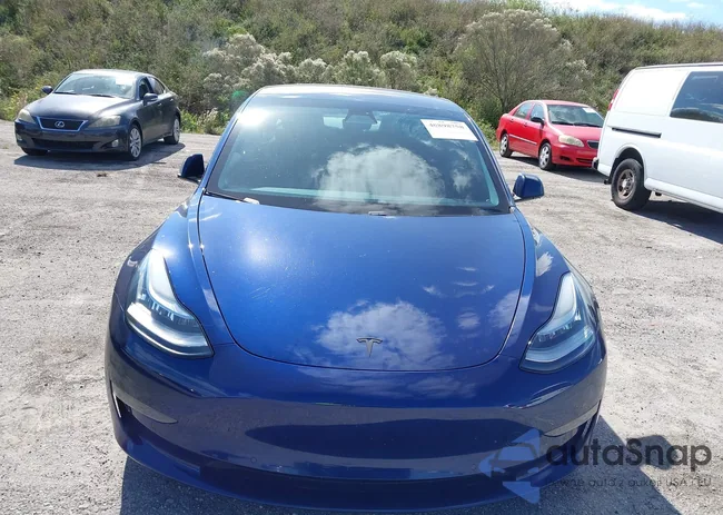 5YJ3E1EB2JF084128: 40898758