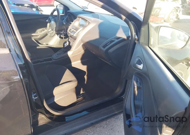 1FADP3M2XHL277488: 40899616