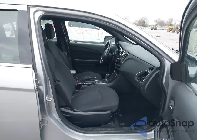 1C3CCBBG1EN164219: 41909328