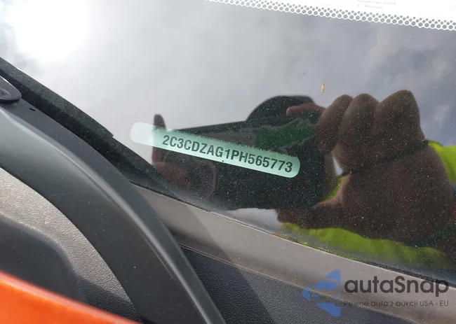 2C3CDZAG1PH565773: 41910252