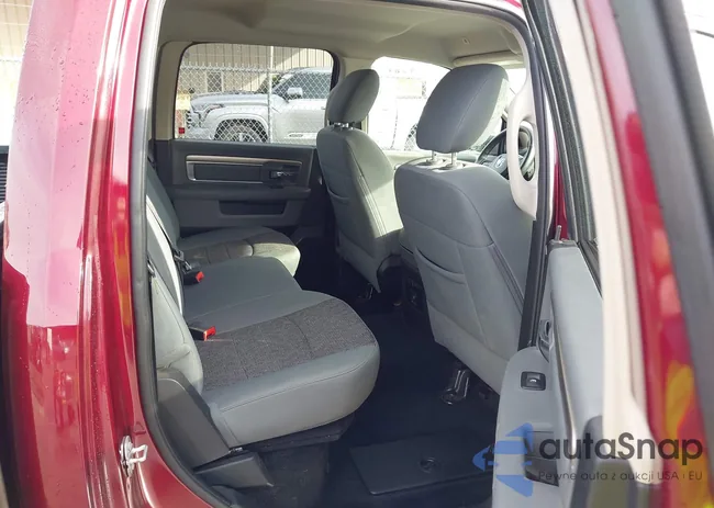 1C6RR7TT0HS661420: 41909886