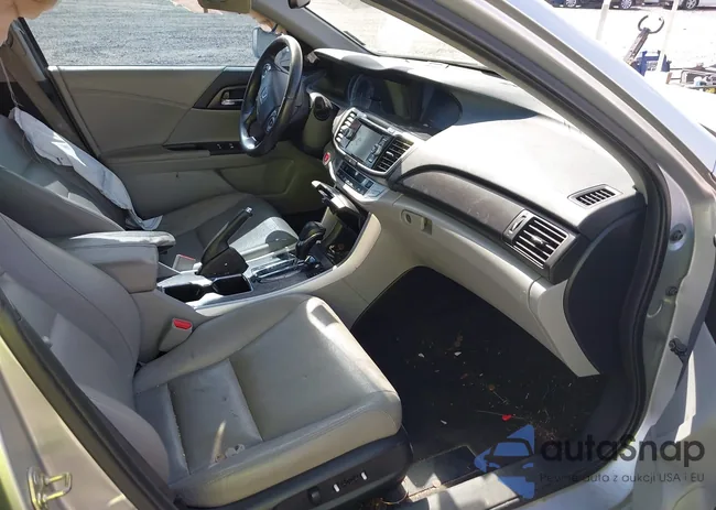 1HGCR2F83EA107400: 41913260