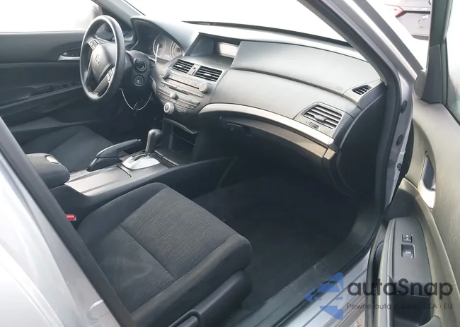 1HGCP2F46BA057977: 41916157