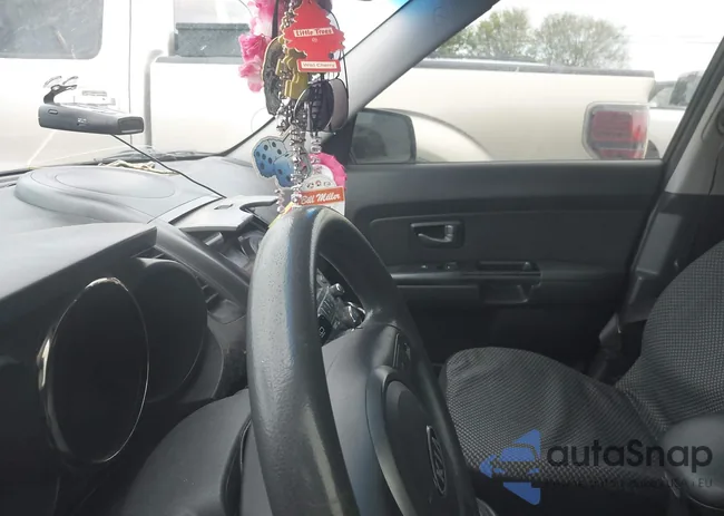 KNDJT2A26B7226304: 41916601