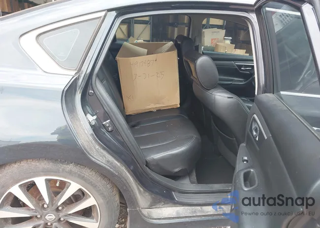 1N4AL3APXJC102372: 41917487