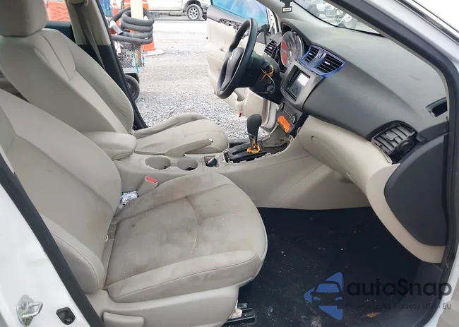 3N1AB7AP5FY318152: 41917628