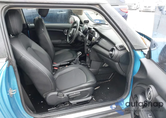 WMWXM5C59F3A59952: 41917044