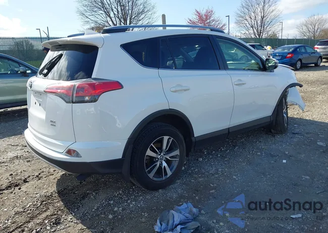 JTMRFREVXJD253416: 41921175