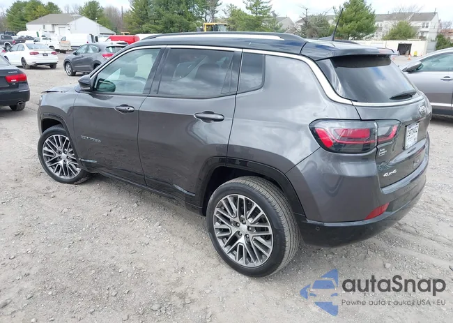 3C4NJDCB6NT143570: 41921627