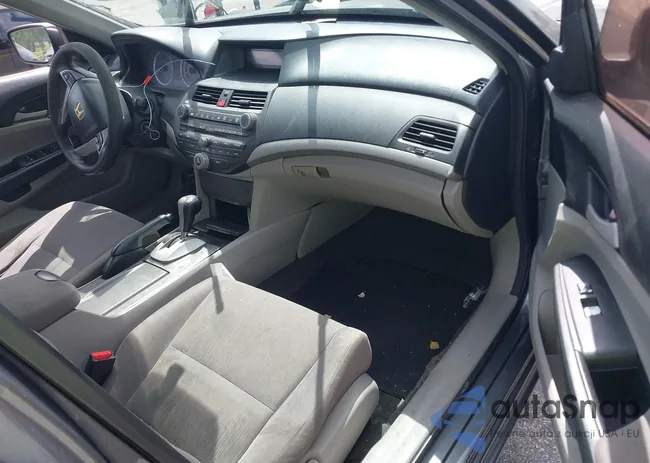 1HGCP2F38CA061568: 41921854