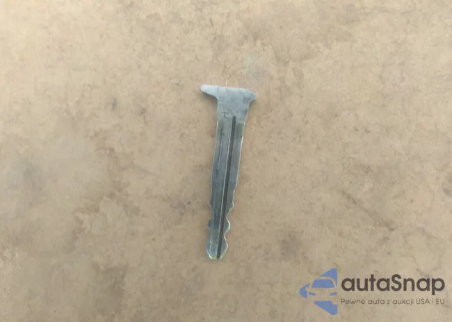 2T1BURHE5HC753641: 41923375