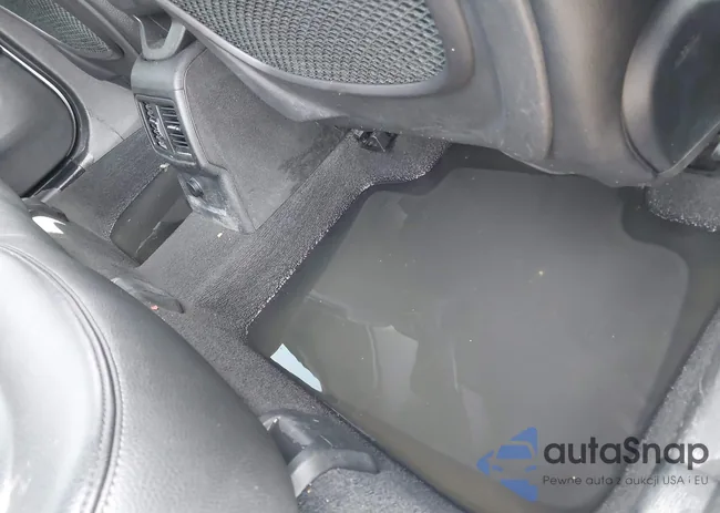 WBXHU7C30J5H43158: 41923747