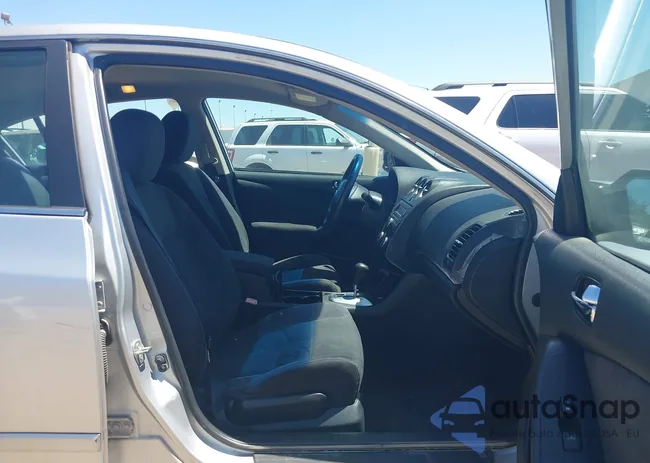 1N4AL2AP9CC104708: 41925036