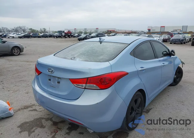 KMHDH4AE8DU522820: 41925535