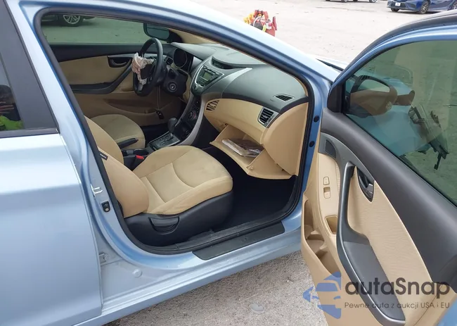 KMHDH4AE8DU522820: 41925535