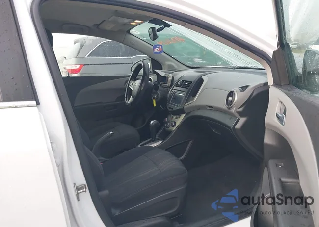 1G1JC5SH0E4159380: 41926124