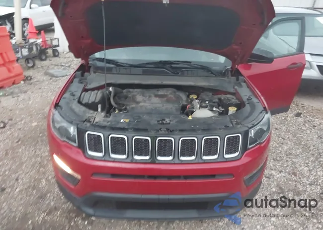 3C4NJCAB1JT286479: 41925700