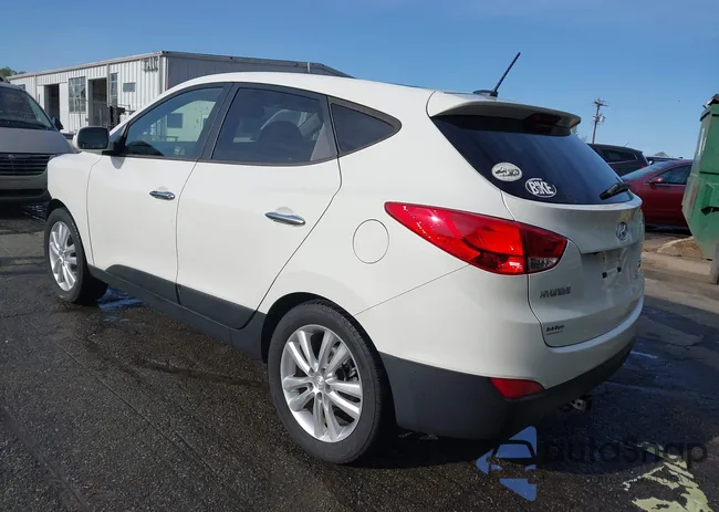 KM8JU3AC3BU236992: 41928240