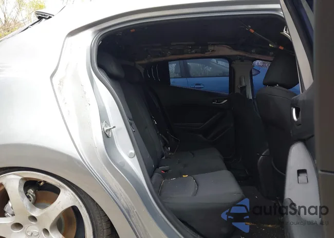 JM1BM1K77E1137211: 41929329