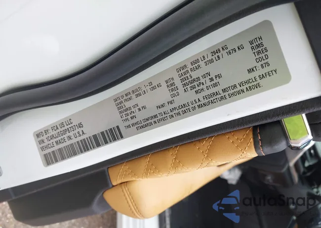 1C4RJJEG0P8737145: 41929340