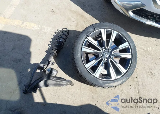 YV4102WK5M1068817: 41928630