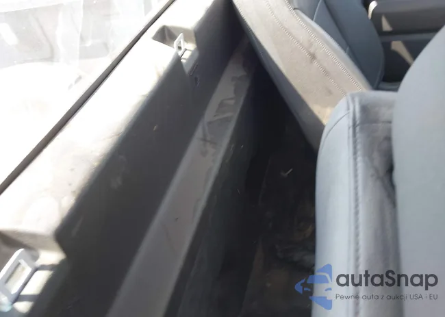 1GC0WLE75RF185923: 41930375