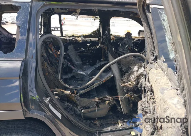 1C4RJKBG9N8598236: 41931186