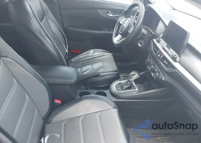 3KPF24ADXME395525: 41932400