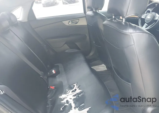 3KPF24ADXME395525: 41932400