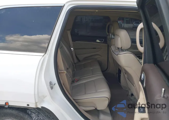 1C4RJFCT4JC431275: 41931665