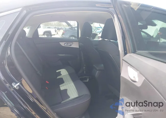 3KPF24AD3RE800938: 41933023