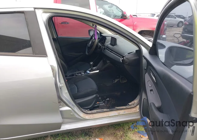 3MYDLBYV1KY500070: 41933128