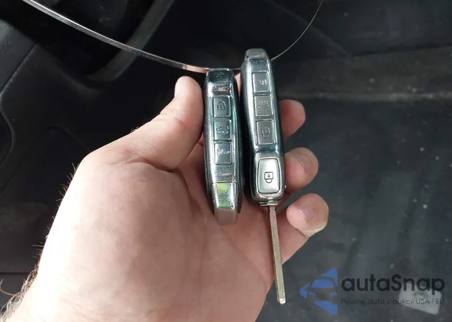 3KPF24AD2KE124486: 41936770