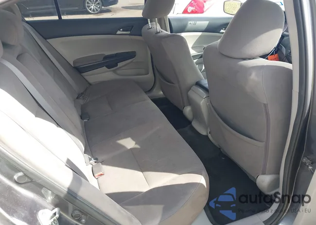 1HGCP2F31BA108213: 41938433