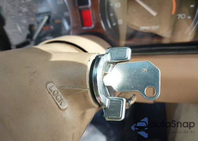 1G1AY8768BS424662: 41938600