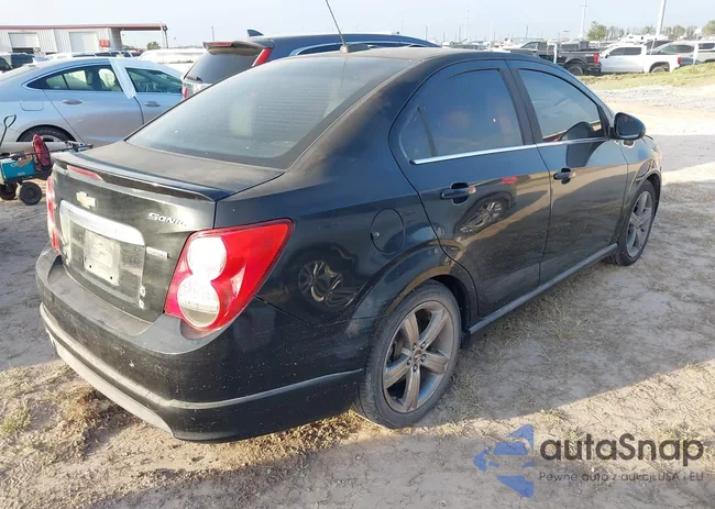 1G1JG5SB2F4147779: 41939235