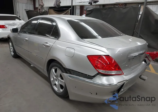 JH4KB16596C008101: 41939783