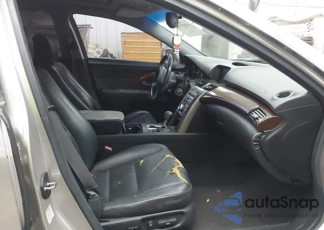 JH4KB16596C008101: 41939783