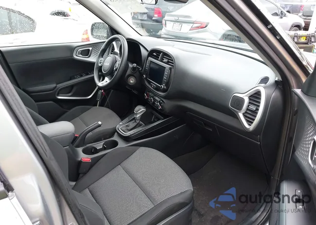 KNDJ23AU7N7825856: 41939953