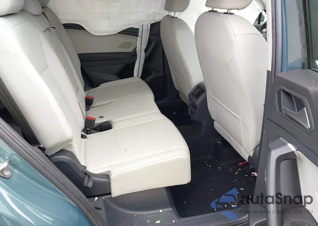 3VV3B7AX9KM094585: 41941077