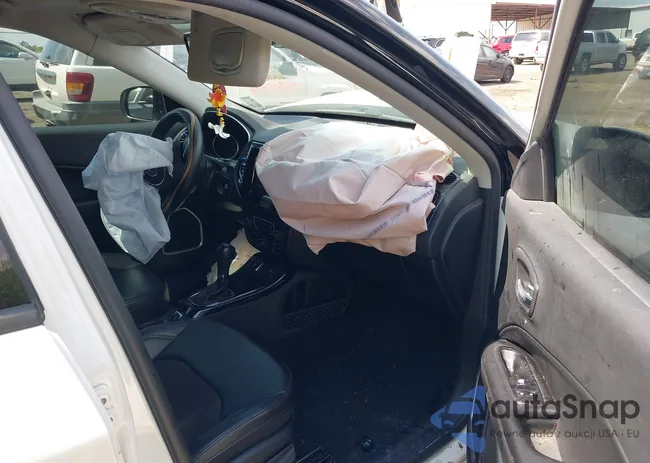 3C4NJCBB8MT531586: 41941336