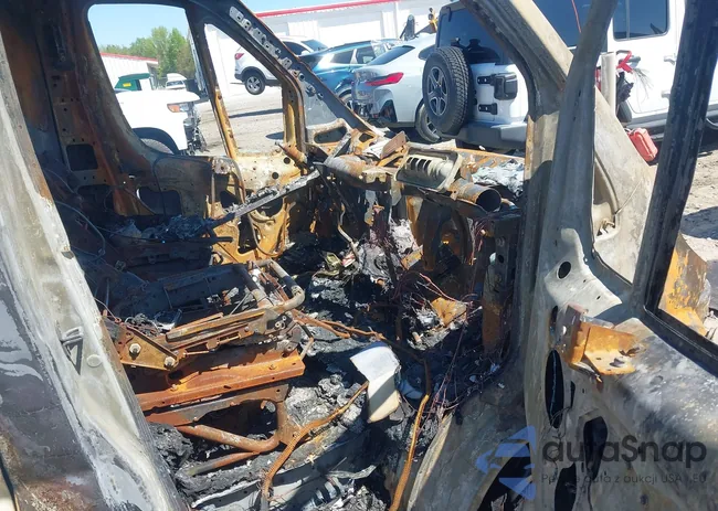 3C6TRVNG8EE119913: 41941437