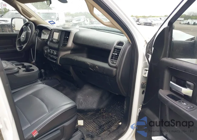 3C6UR5HJ9KG676972: 41942438