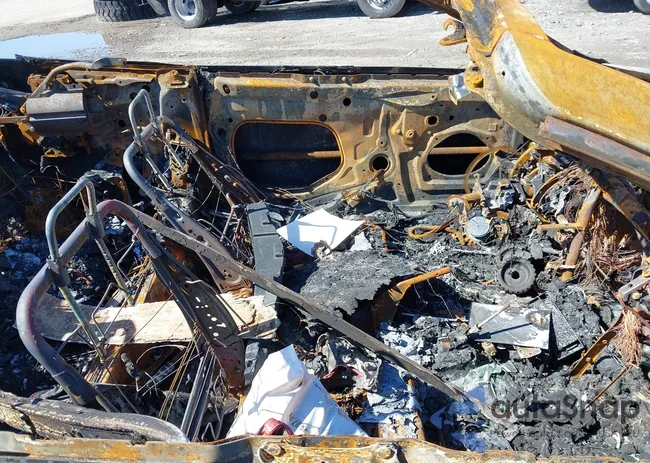 4T1FA38P26U078903: 41944914