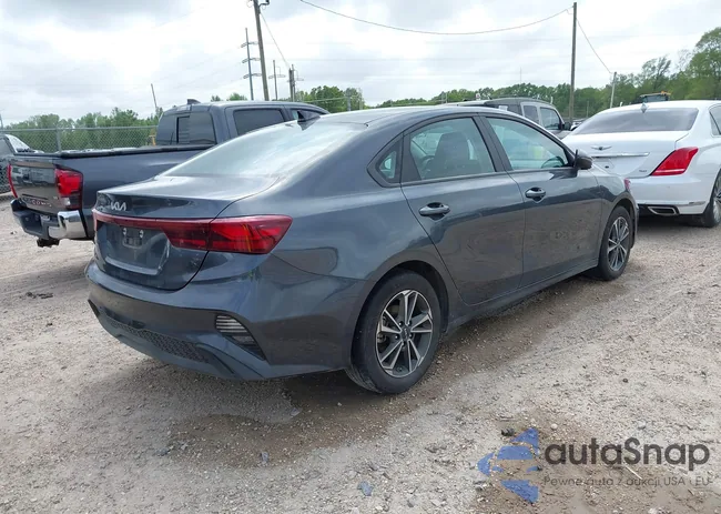 3KPF24AD6PE649011: 41945727